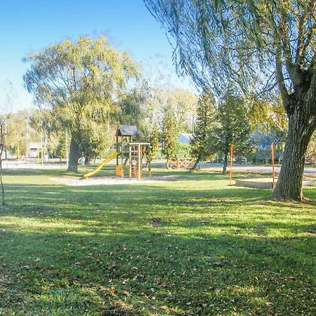 Nice In W 2 Bedrooms Balatonfenyves