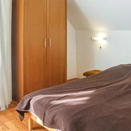 Nice In W 2 Bedrooms Ferienhaus Balatonfenyves